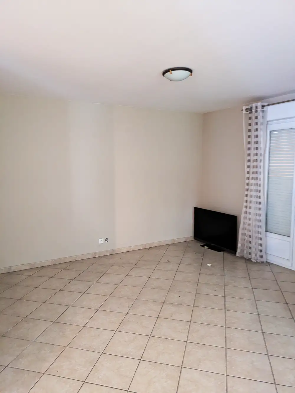 Après : Logement vide et propre après l'action de l'entreprise de débarras et nettoyage extrême